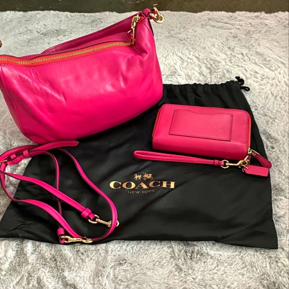 COACH Sutton Pebble Crossbody Bag